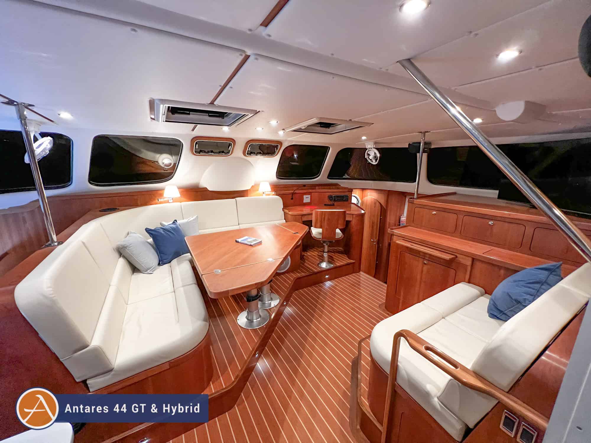 Antares 44 salon evening lighting